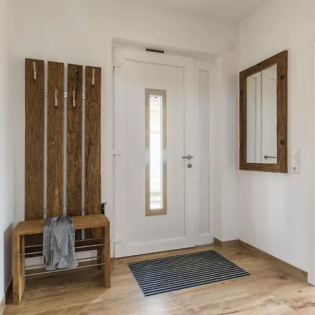 Holiday home Naturpark-5 Sterne Ferienhaus-kamin-sauna-see
